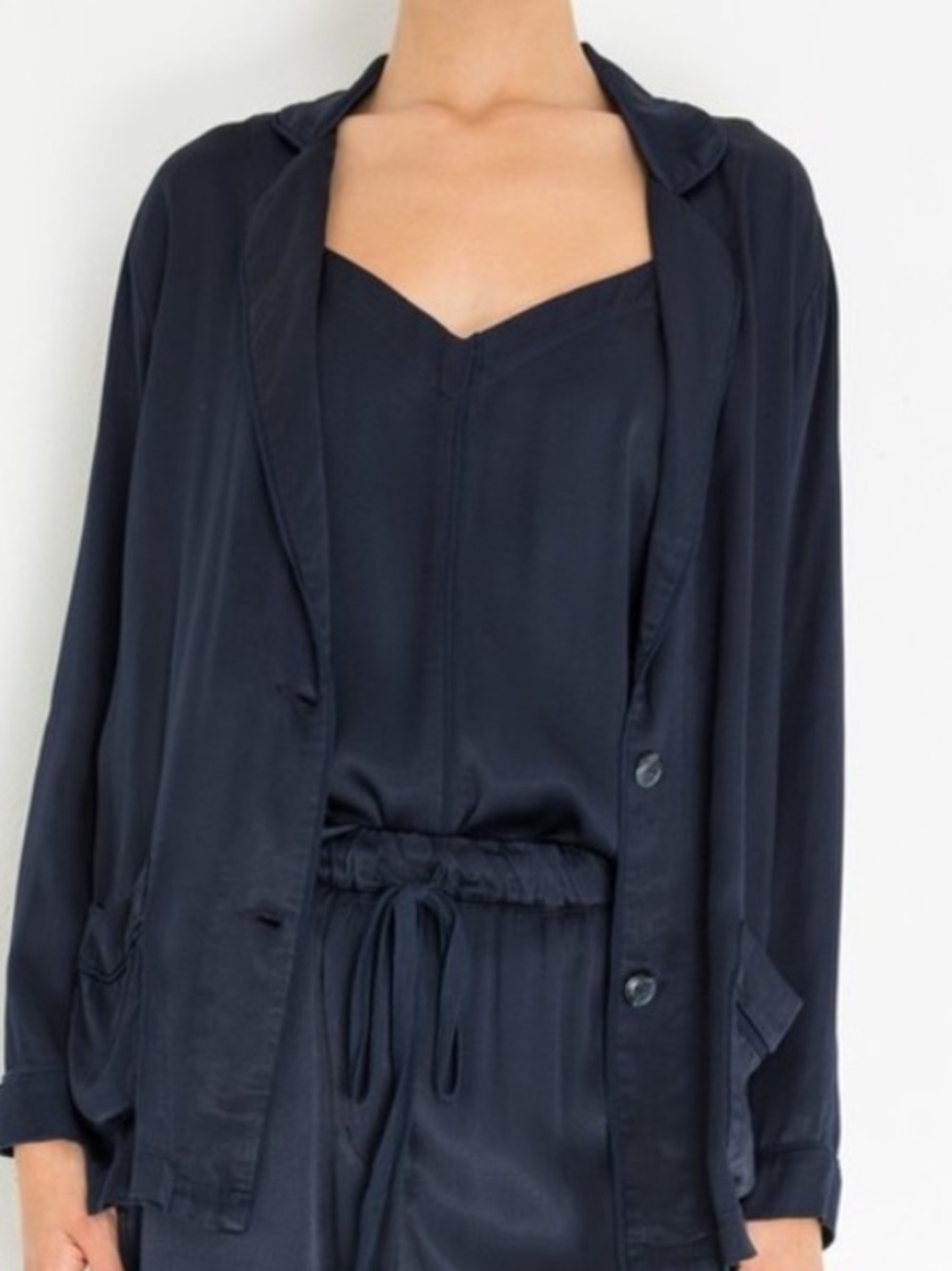 XiRENA Indigo Satin Jules Over Sized Jacket XS & XiRENA Navy Camisole XS Luxury